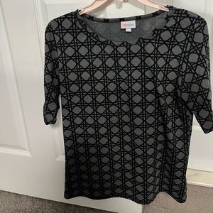 LuLaRoe GiGi shirt